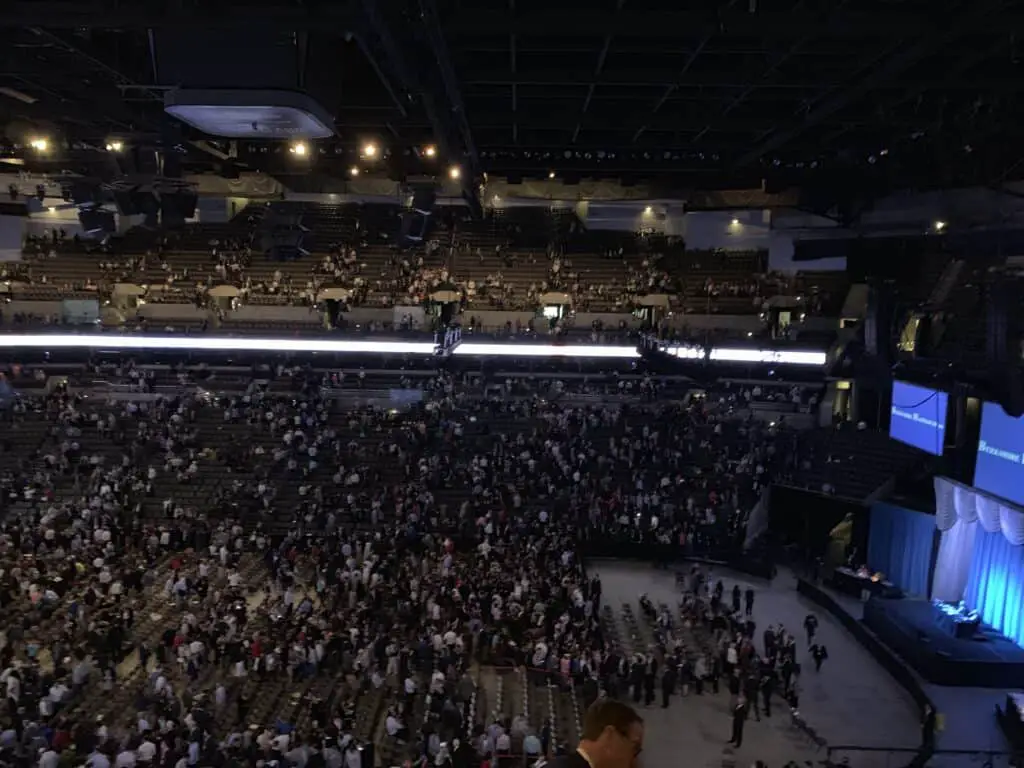 Attend the Berkshire Hathaway annual meeting - Audience