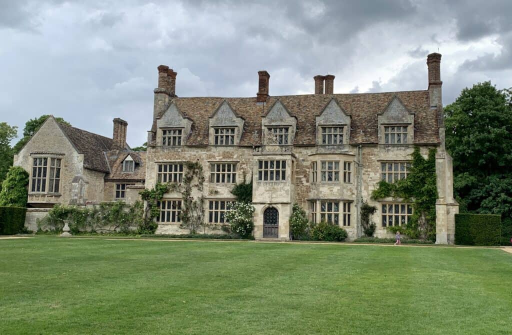 Vist Anglesey Abbey - Front of house